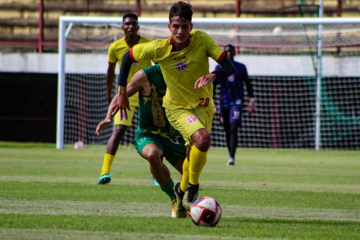 Paulo Vitor foi um dos atletas que iniciaram o jogo (Foto: Vinícius Lima/ AFC)