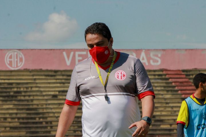 Márcio Roberto comandará a equipe no jogo (Foto: Vinícius Lima/AFC)