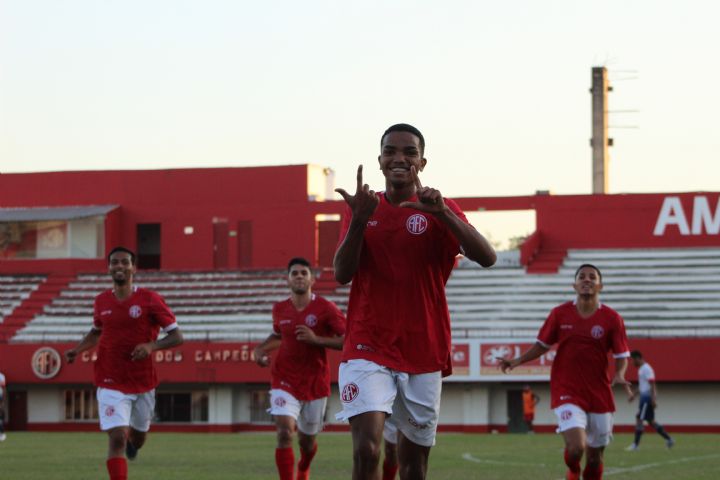 Gabriel fez o gol no último lance do jogo (Foto: Vinicius Lima/AFC)