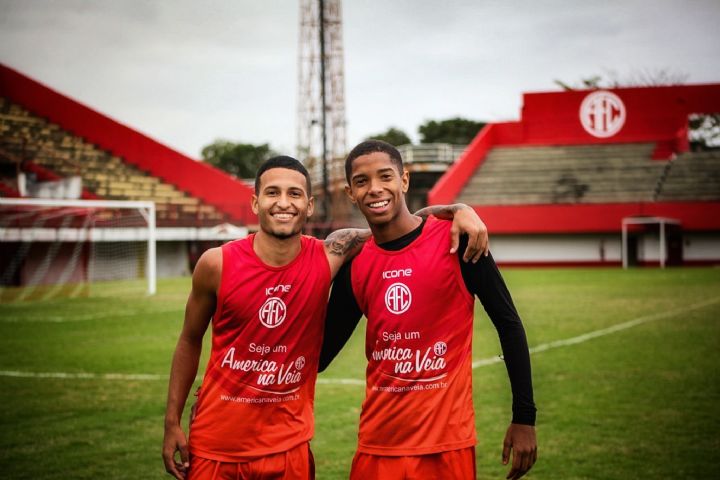 Ygor e Berg chegaram nesta temporada ao clube (Foto: Vinicius Lima/AFC)