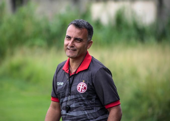 Marcelo Rademaker é o técnico do Sub-20 (Vinícius Lima/AFC)