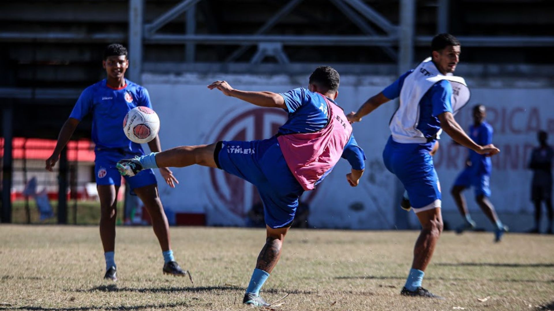 Treino sub-20. Fotos: João Carlos Gomes