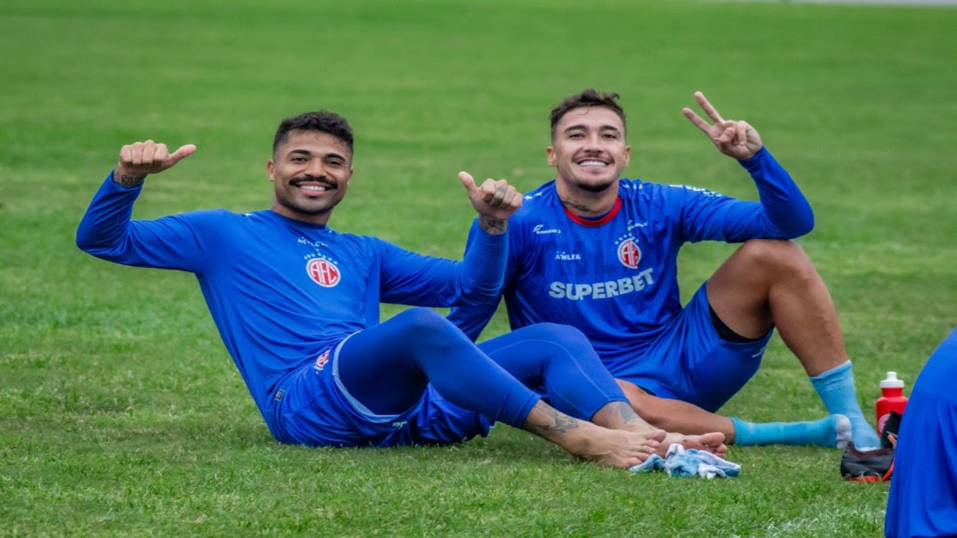 Marcinho e Romarinho após o treino. Foto: Wandré Silva